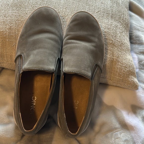 VIONIC womens slip on sneakers size 9 excellent condition - Picture 3 of 11